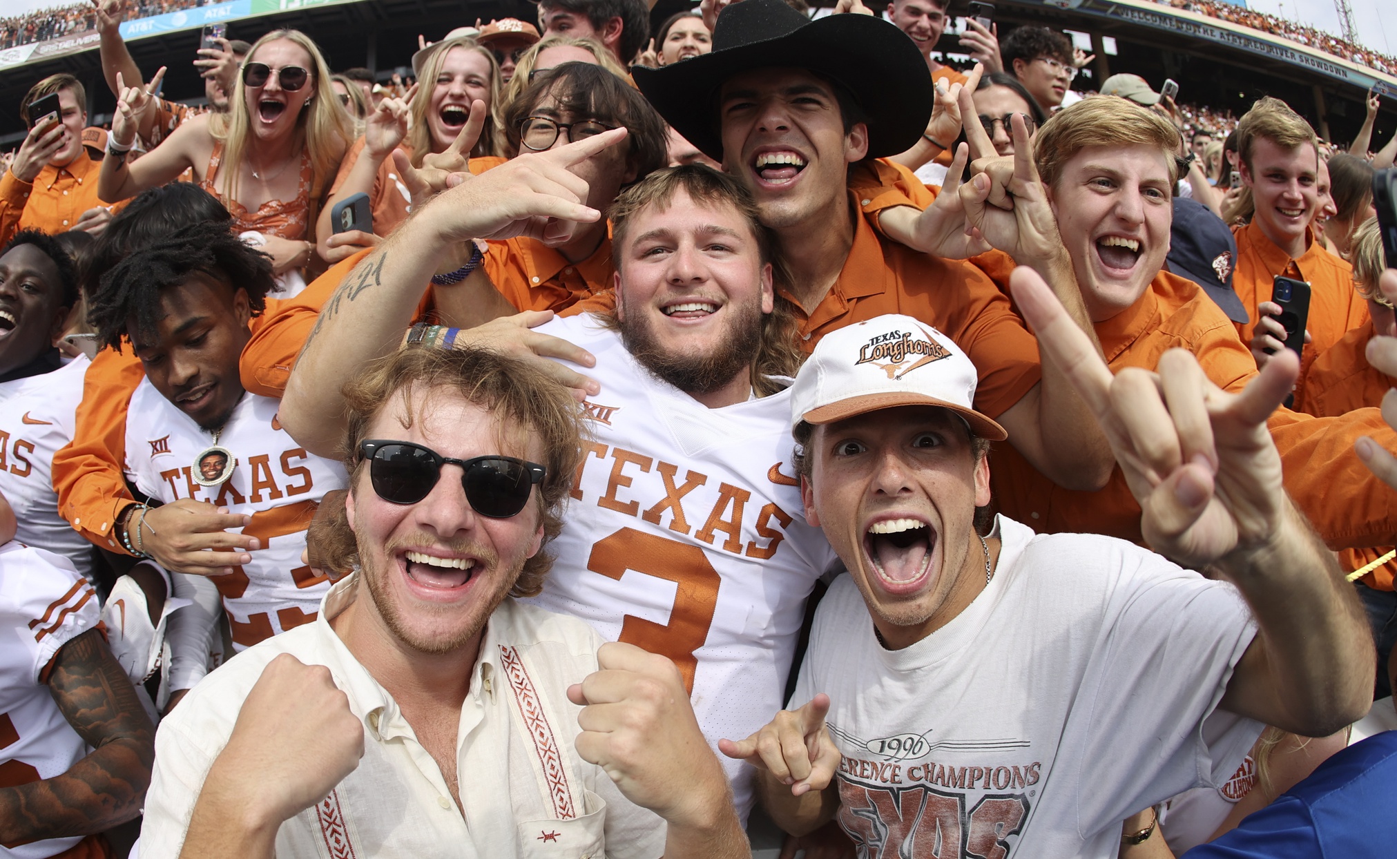 Texas longhorns deals football roster