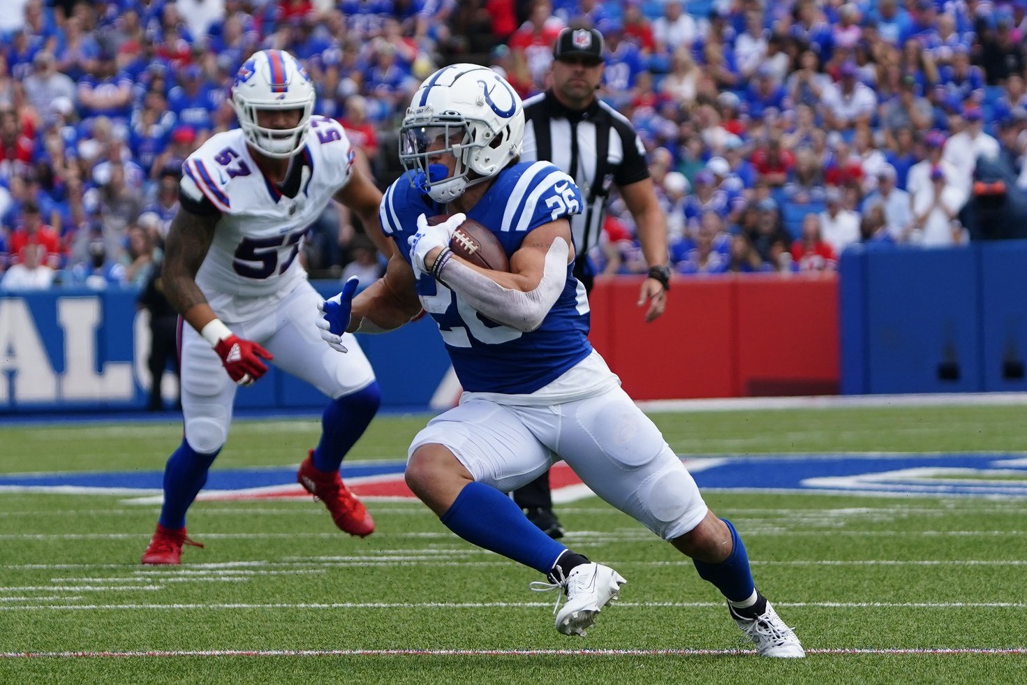 Indianapolis Colts RB Jonathan Taylor Injures Ankle vs. Washington