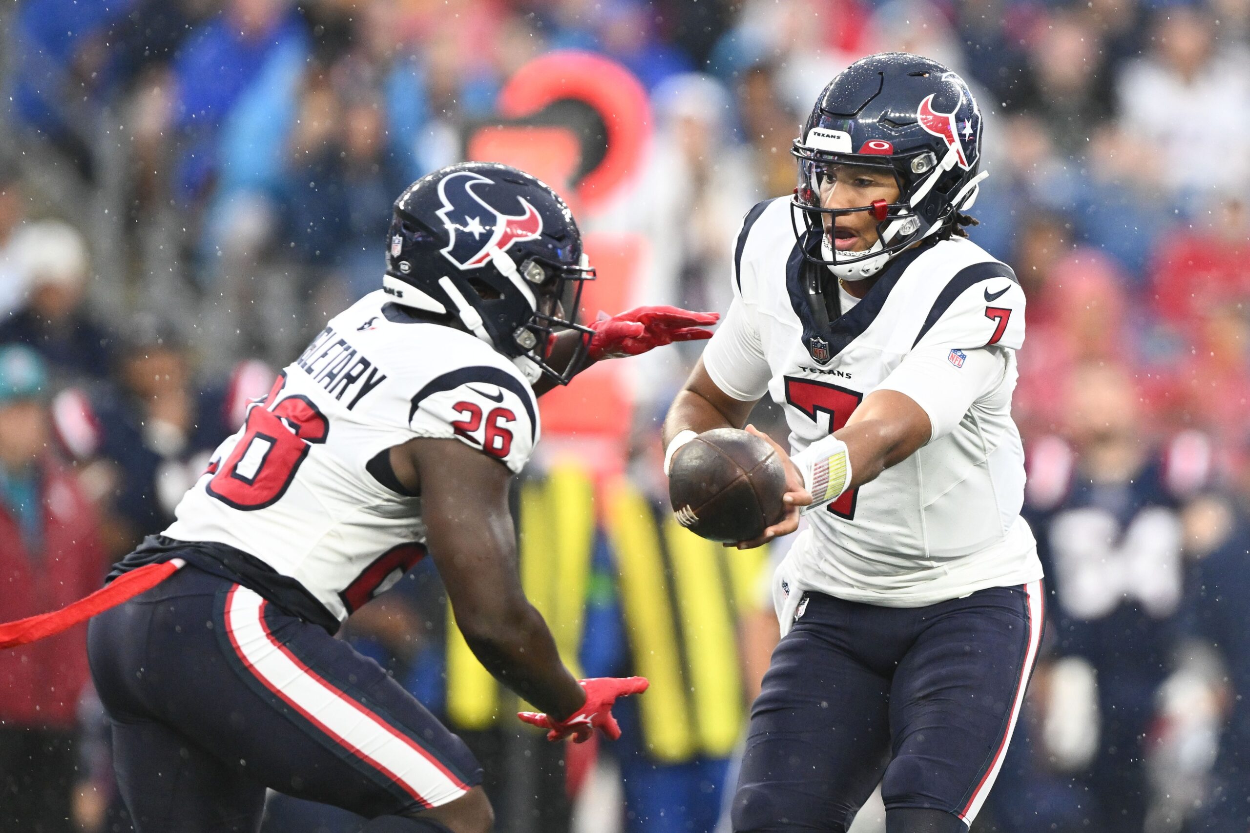 Houston Texans: Devin Singletary's connects with Dalton Schultz