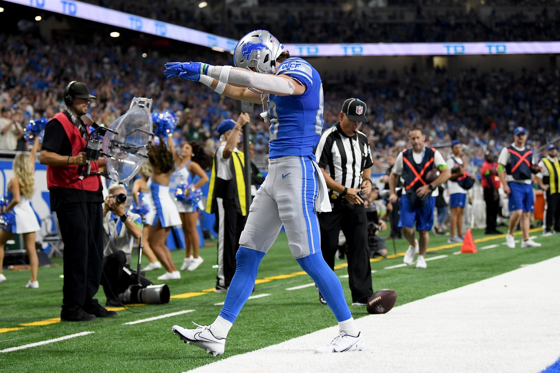 NFL preseason 2023: Which Lions, Panthers players will play or not play in  Week 3? - DraftKings Network