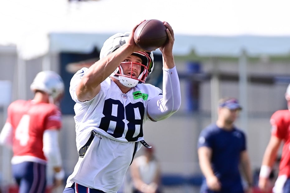 Report: Patriots Sign Ex-Dolphins TE Mike Gesicki