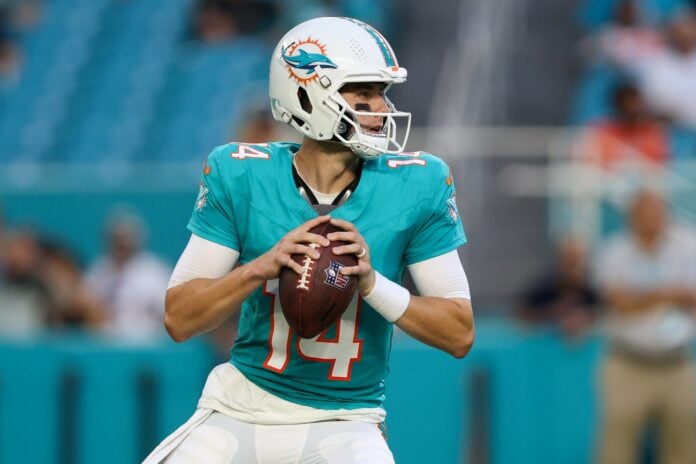 Dolphins' Mike White starts preseason game, offense struggles