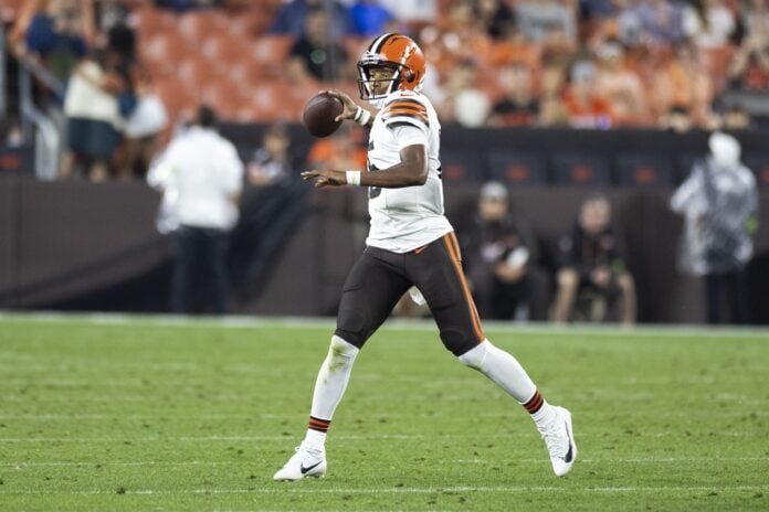 Joshua Dobbs (15) throws the ball against the Washington Commanders during the second quarter at Cleveland Browns Stadium.