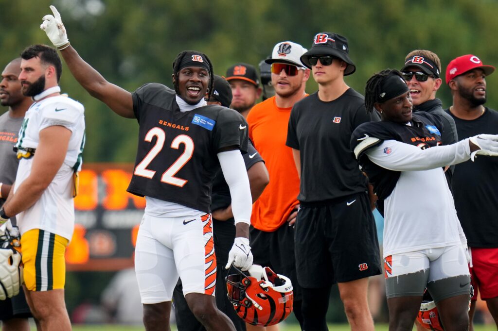 Bengals defense shines in preseason opening win over Buccaneers