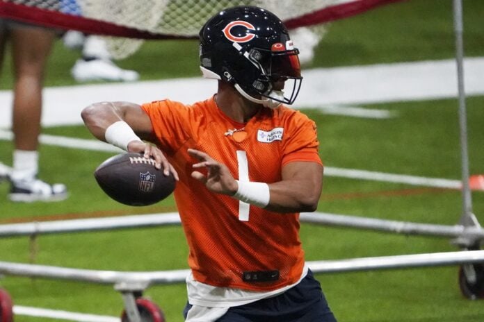 Fantasy football 2023: Bears QB Justin Fields draft profile, rankings,  projections for NFL season - DraftKings Network