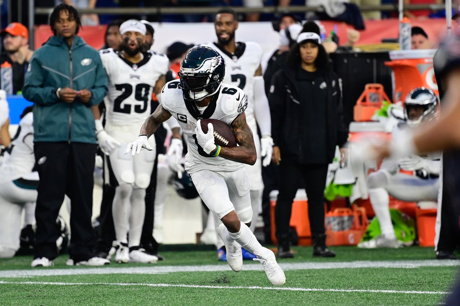 DeVonta Smith Player Props, Betting Lines, Odds, and Picks for Vikings vs.  Eagles