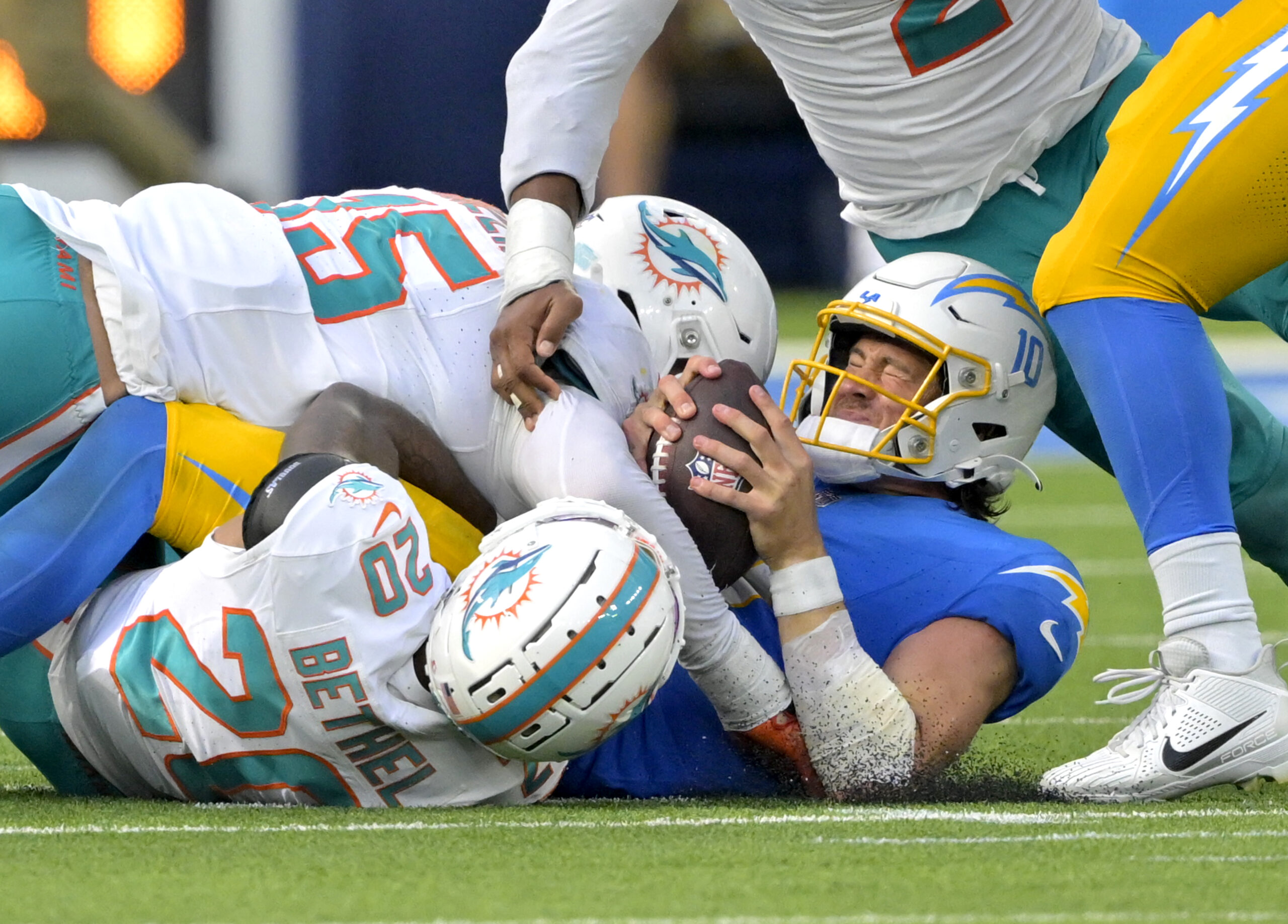 dolphins chargers best bets