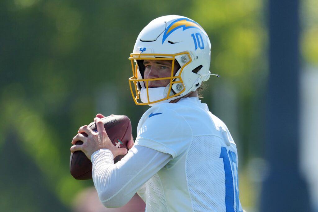 Dynasty Fantasy Football Quarterback Rankings: Three upside QBs to buy  before training camp 