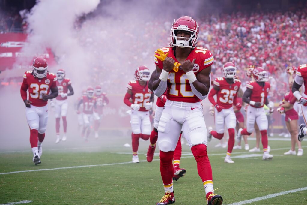 Chiefs RB Pacheco cleared for contact at practice, may make