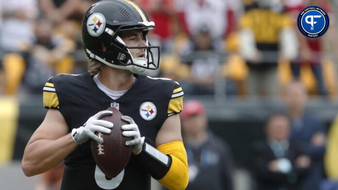 Steelers QB Kenny Pickett drops back to pas vs. the 49ers