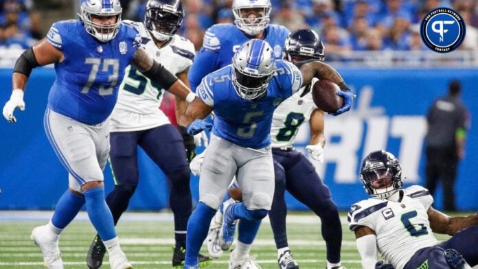 Detroit Lions RB David Montgomery (5) runs the ball against the Seattle Seahawks.