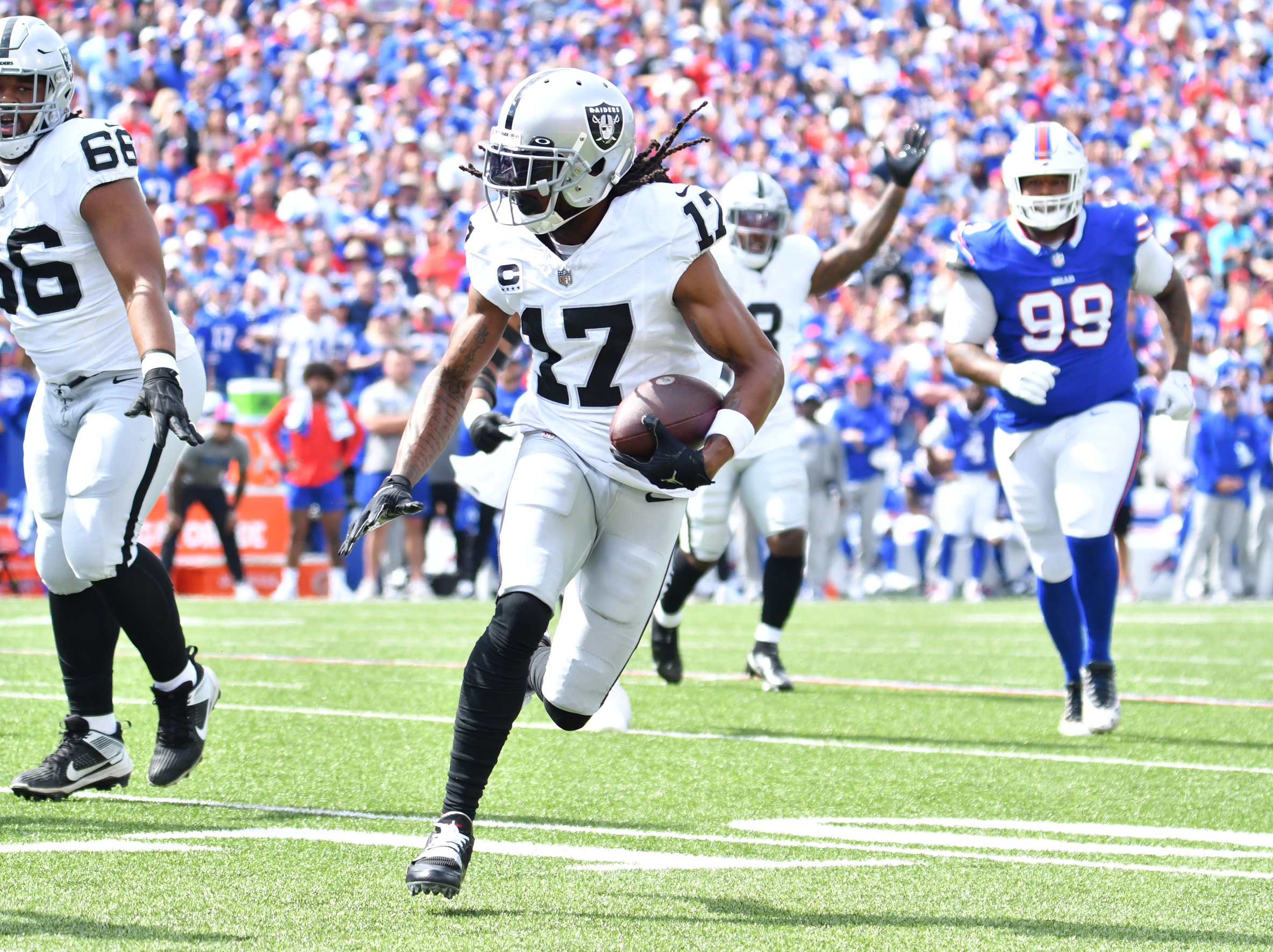 Best Player Prop Bets, First Touchdown Props for Bills vs. Raiders