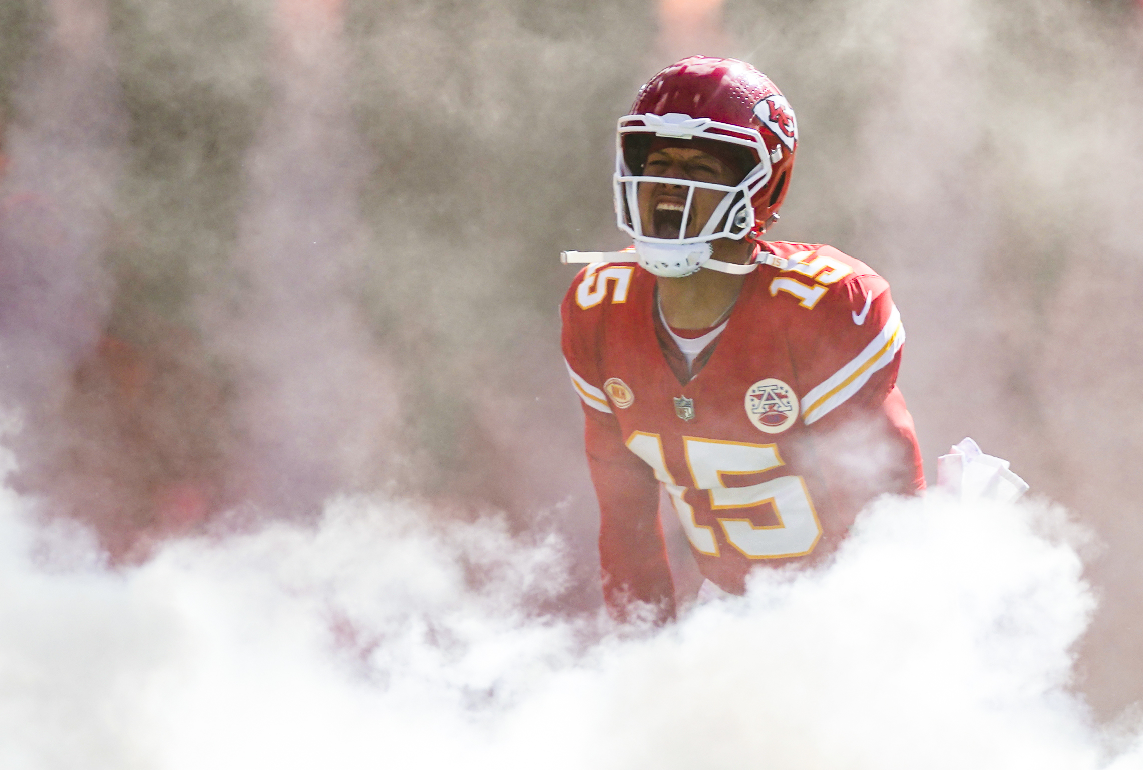 Patrick Mahomes injury: Chiefs QB noticeably limping in Week 5 - DraftKings  Network