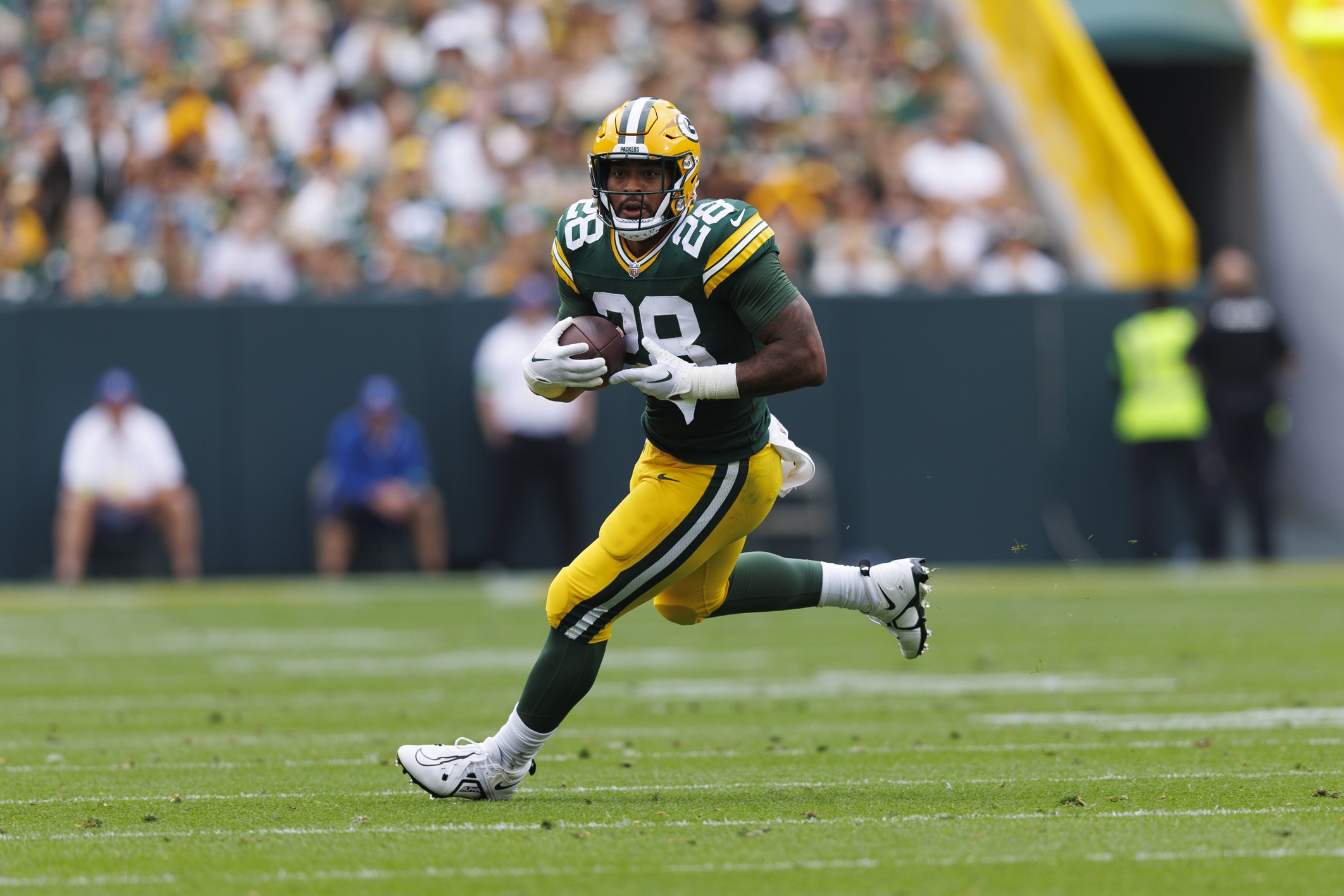 Should You Start Aaron Jones or AJ Dillon in Fantasy Football Week 4?