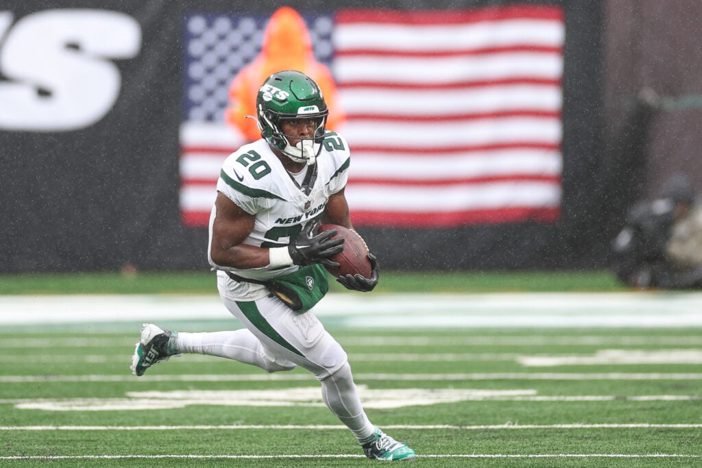 NFL Week 4 Jets and Eagles player prop predictions: Breece Hall