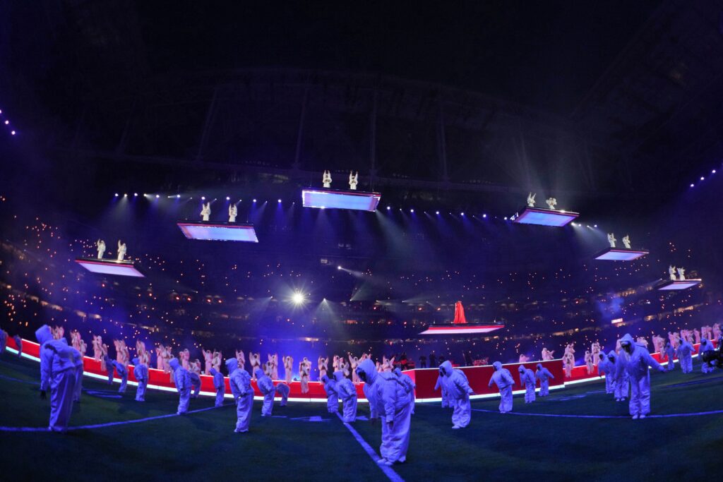 Live Updates: Super Bowl 2022 score, highlights, halftime show