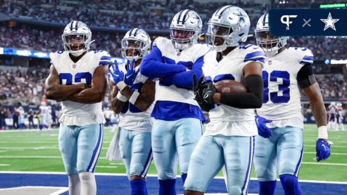 Dallas Cowboys Linebacker Leighton Vander Esch celebrates after