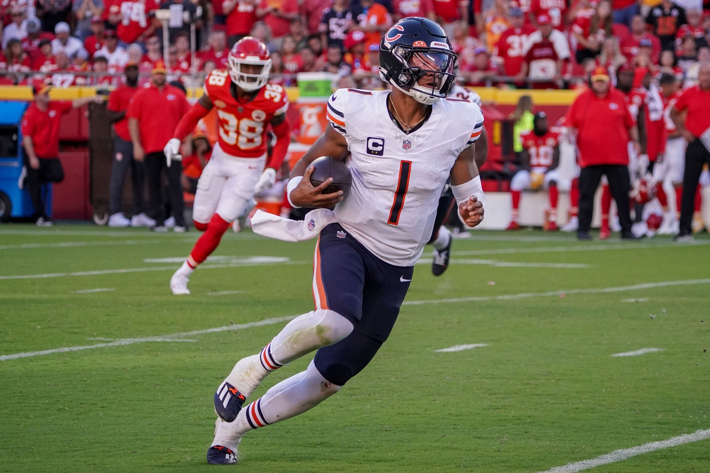 Justin Fields net worth: How much is Bears' franchise QB worth in 2023?