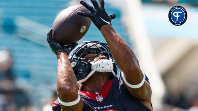 Tennessee Titans wide receiver Robert Woods (2) catches a pass