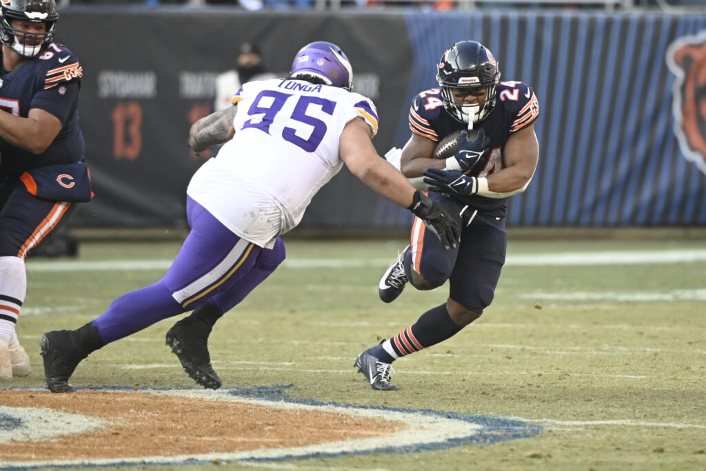 Bears DT Khyiris Tonga Recovers Fumble During Win Over Giants