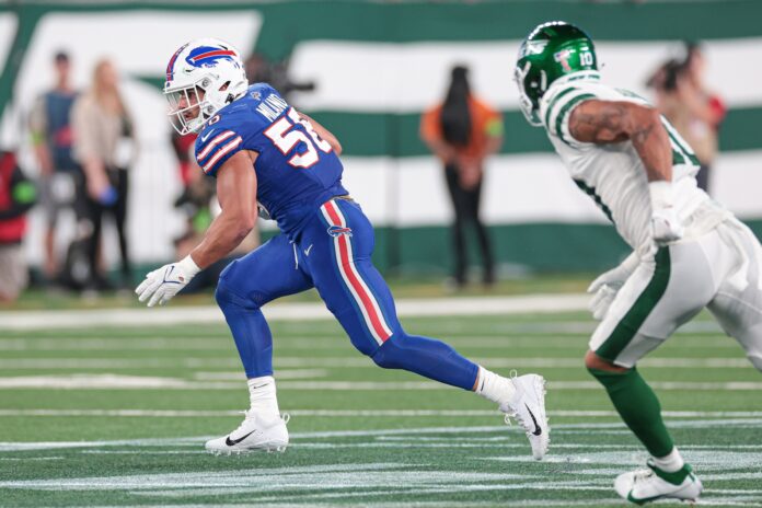 Buffalo Bills outside linebacker Matt Milano (58) defends against