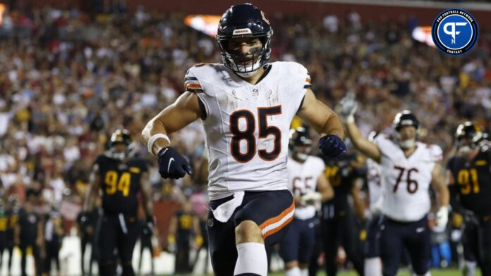 Chicago Bears tight end Cole Kmet (85) runs against the New York