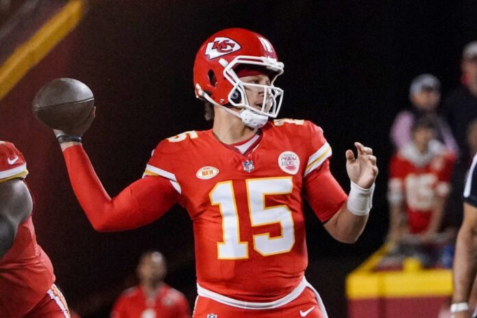 Patrick Mahomes II player props odds, tips and betting trends for Week 5, Chiefs vs. Raiders