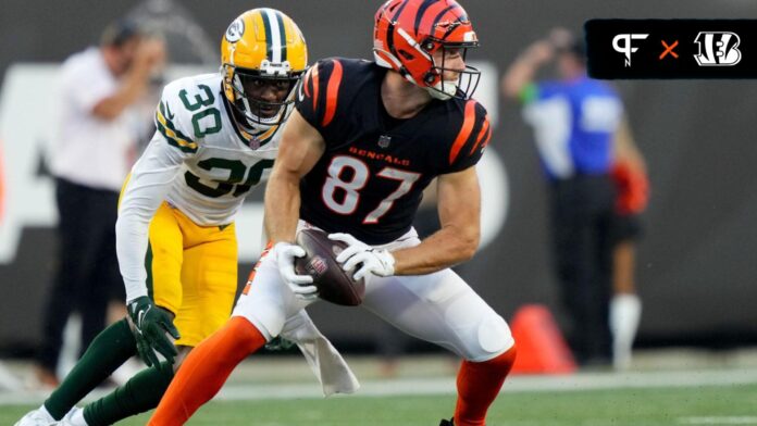 Cincinnati Bengals TE Tanner Hudson (87) catches a pass against the Green Bay Packers.