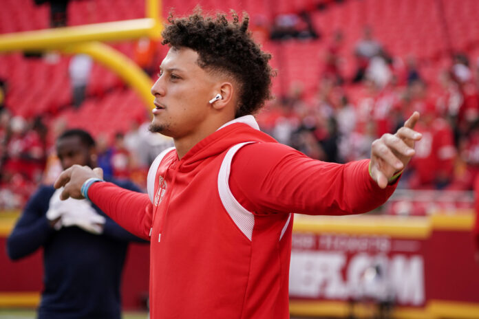 For Kansas City Chiefs QB Patrick Mahomes, Tuesday was all about the hair -  Arrowhead Pride