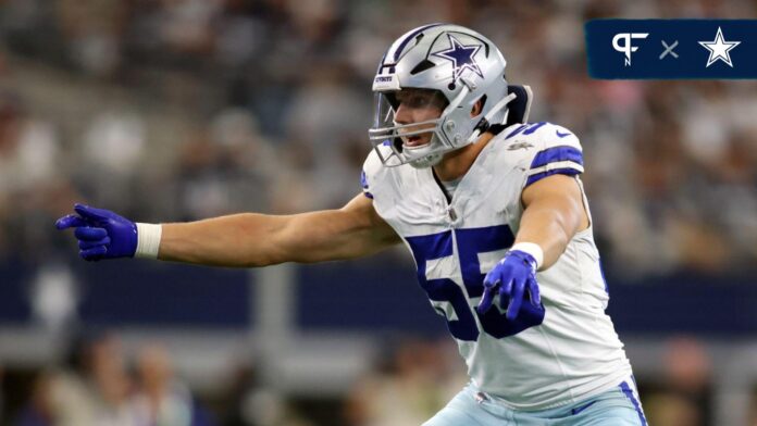 Dallas Cowboys linebacker Leighton Vander Esch (55) calls a defensive play in the third quarter against the New York Jets at AT&T Stadium.