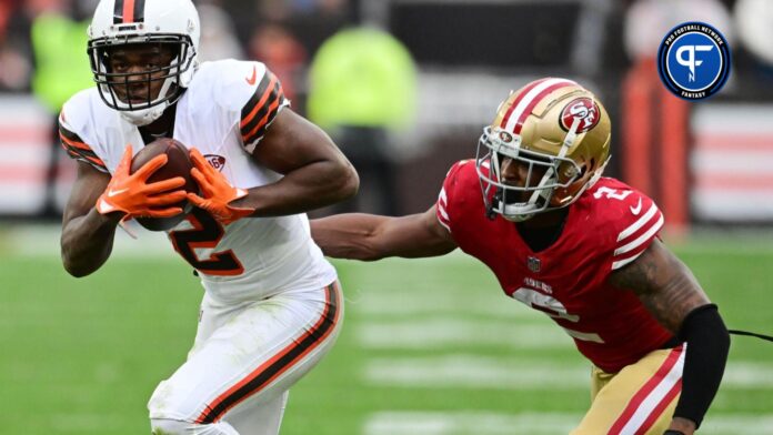 Cleveland Browns WR Amari Cooper (2) runs after the catch against the San Francisco 49ers.