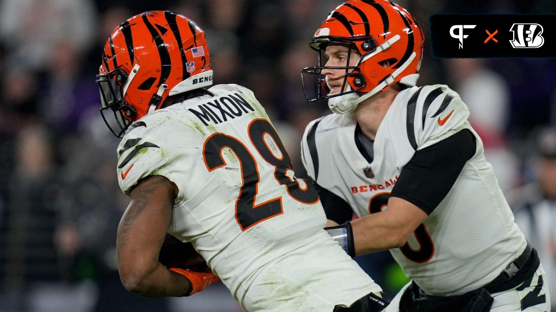 Cincinnati Bengals quarterback Jake Browning (6) hands off to running back Joe Mixon (28) in the fourth quarter of the NFL Week 11 game between the Baltimore Ravens and the Cincinnati Bengals at M&T Bank Stadium.