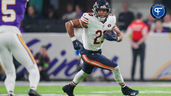 Roschon Johnson Fantasy Waiver Wire: Should I Pick Up Bears RB This Week?