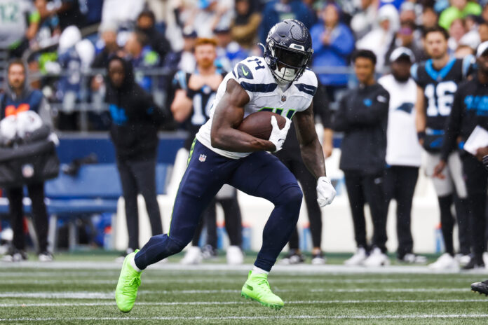 Seahawks WR DK Metcalf 'trying to learn something new' with ASL