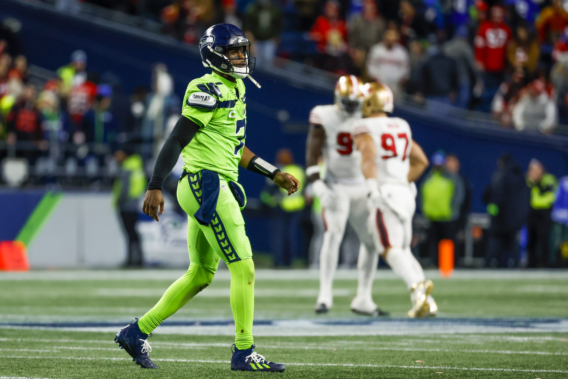 Seattle Seahawks quarterback Geno Smith (7) reacts following a failed third down conversion against the San Francisco 49ers during the fourth quarter at Lumen Field.