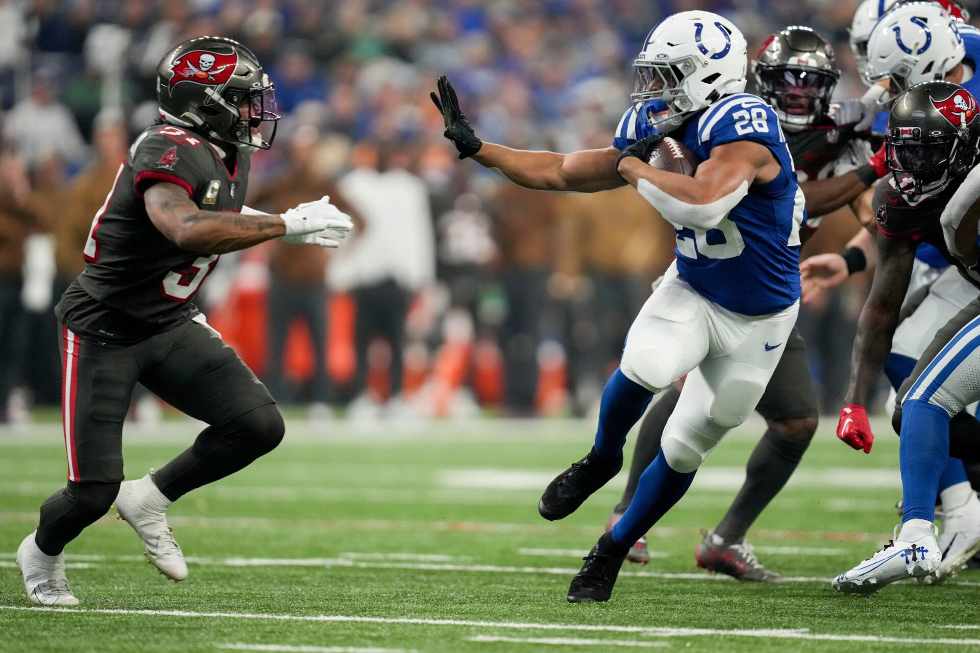 Indianapolis Colts RB Jonathan Taylor (28) runs the ball against the Tampa Bay Buccaneers.