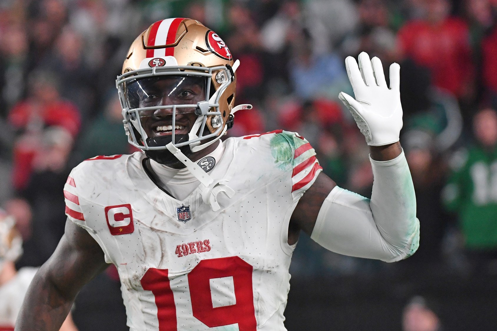 San Francisco 49ers wide receiver Deebo Samuel (19) waves goodbye to the Philadelphia Eagles fans after scoring a touchdown during the fourth quarter at Lincoln Financial Field.