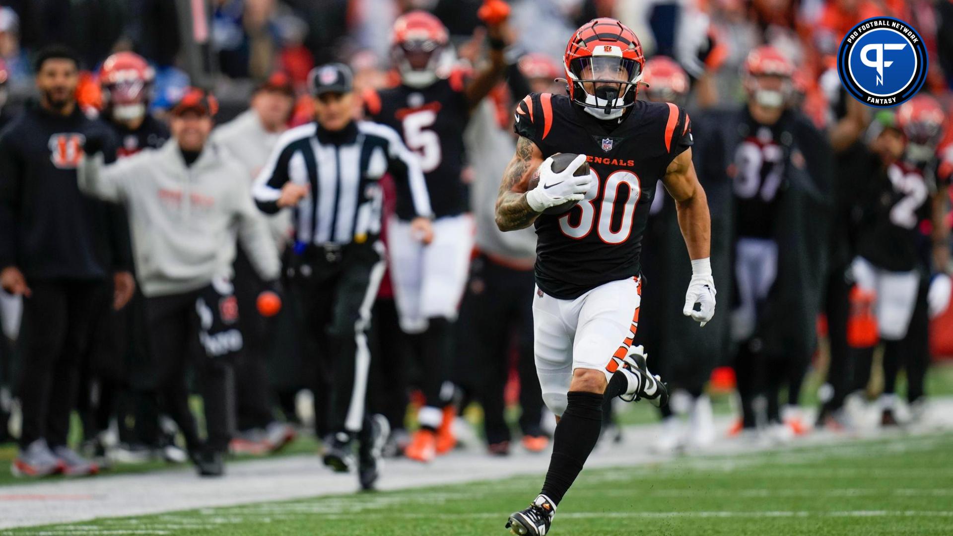 Cincinnati Bengals RB Chase Brown (30) runs for a touchdown against the Indianapolis Colts.