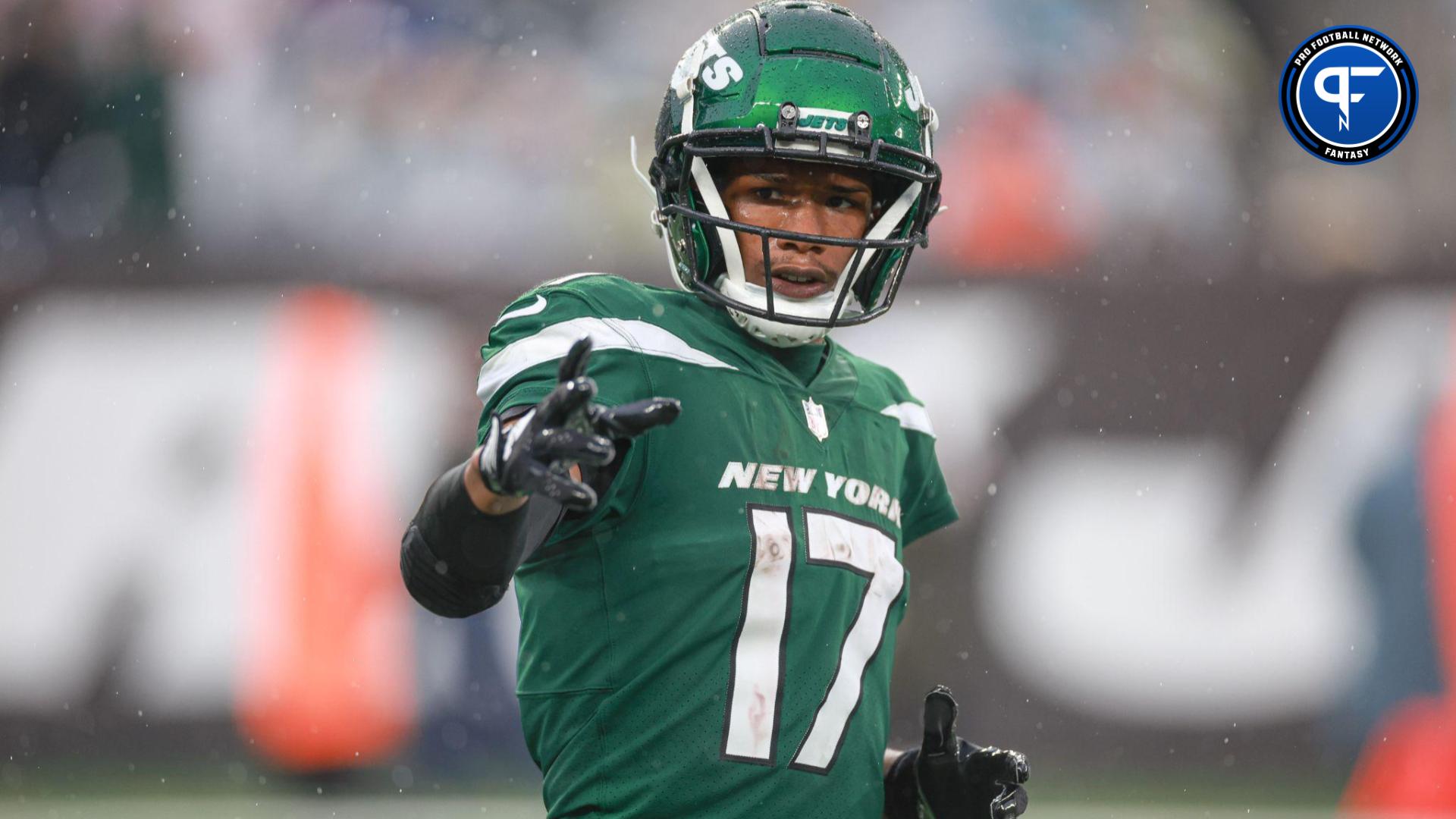 New York Jets wide receiver Garrett Wilson (17) before a snap during the second half against the Houston Texans at MetLife Stadium.