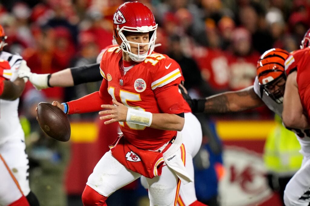 Chiefs game report  KC wins comfortably in New England, same