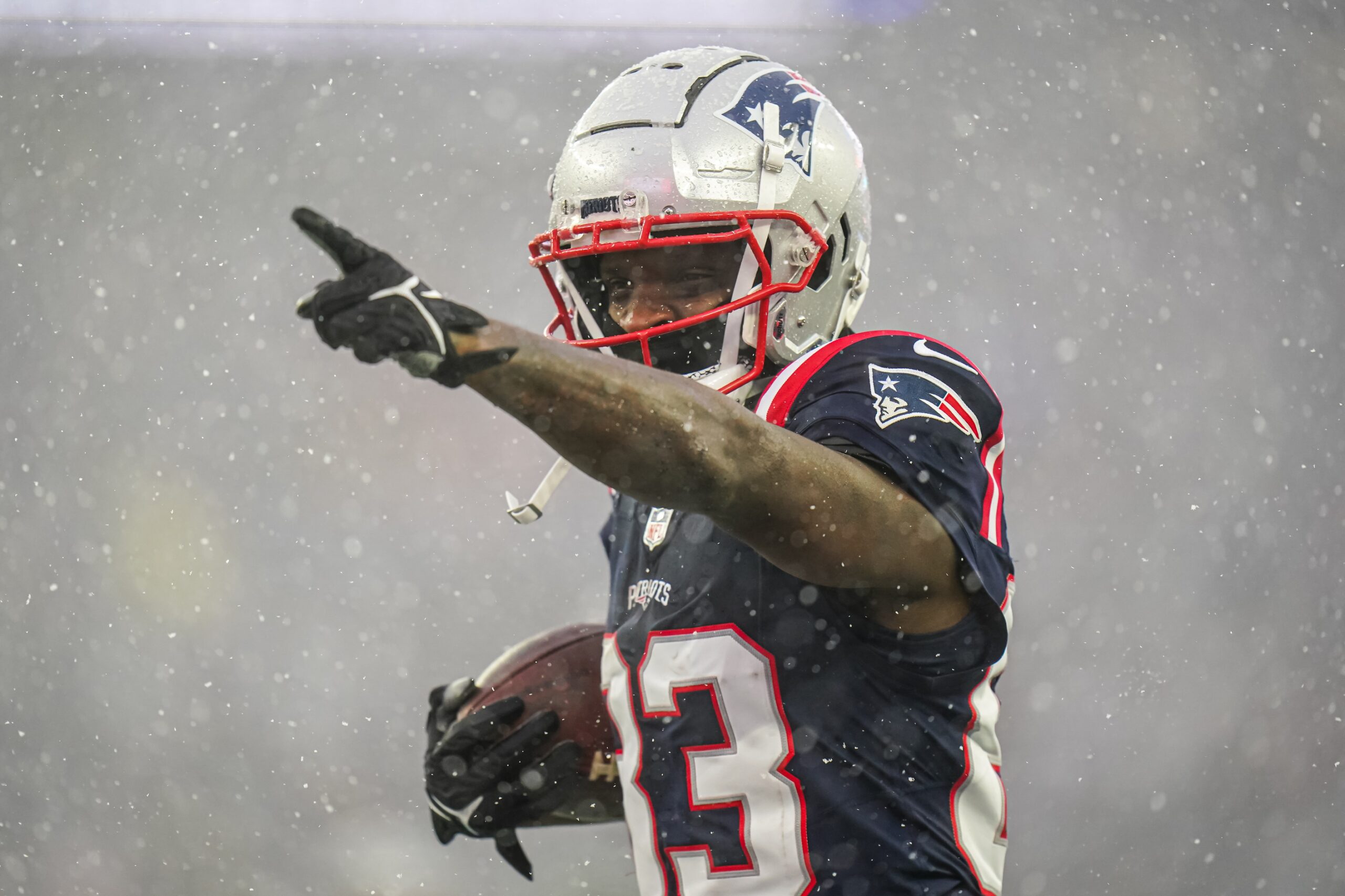 New England Patriots wide receiver Jalen Reagor (83) reacts after his catch against the New York Jets in the first half at Gillette Stadium.