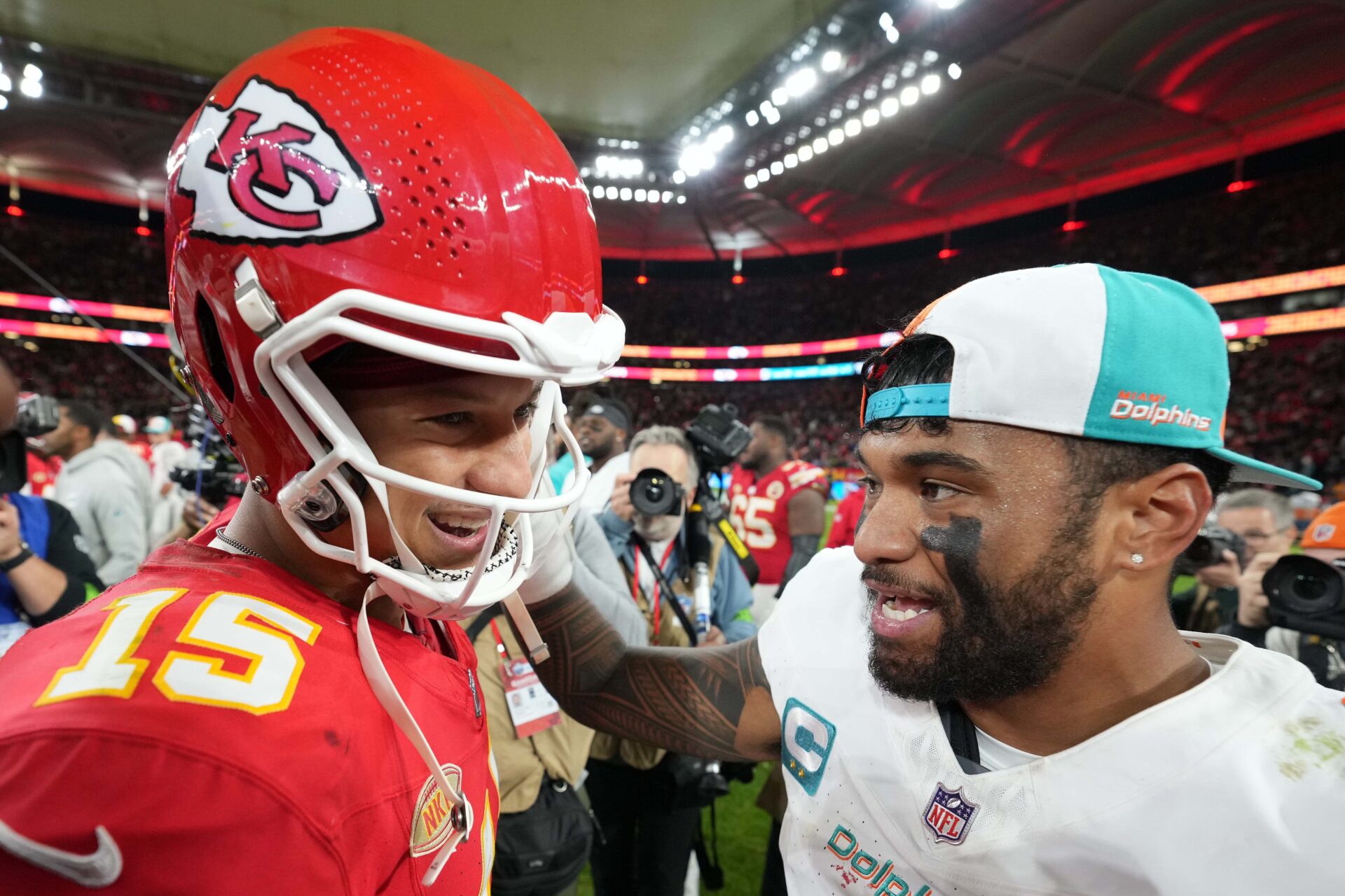 Who Are the DolphinsChiefs Announcers Tonight on Peacock? Everything You Need To Know About the
