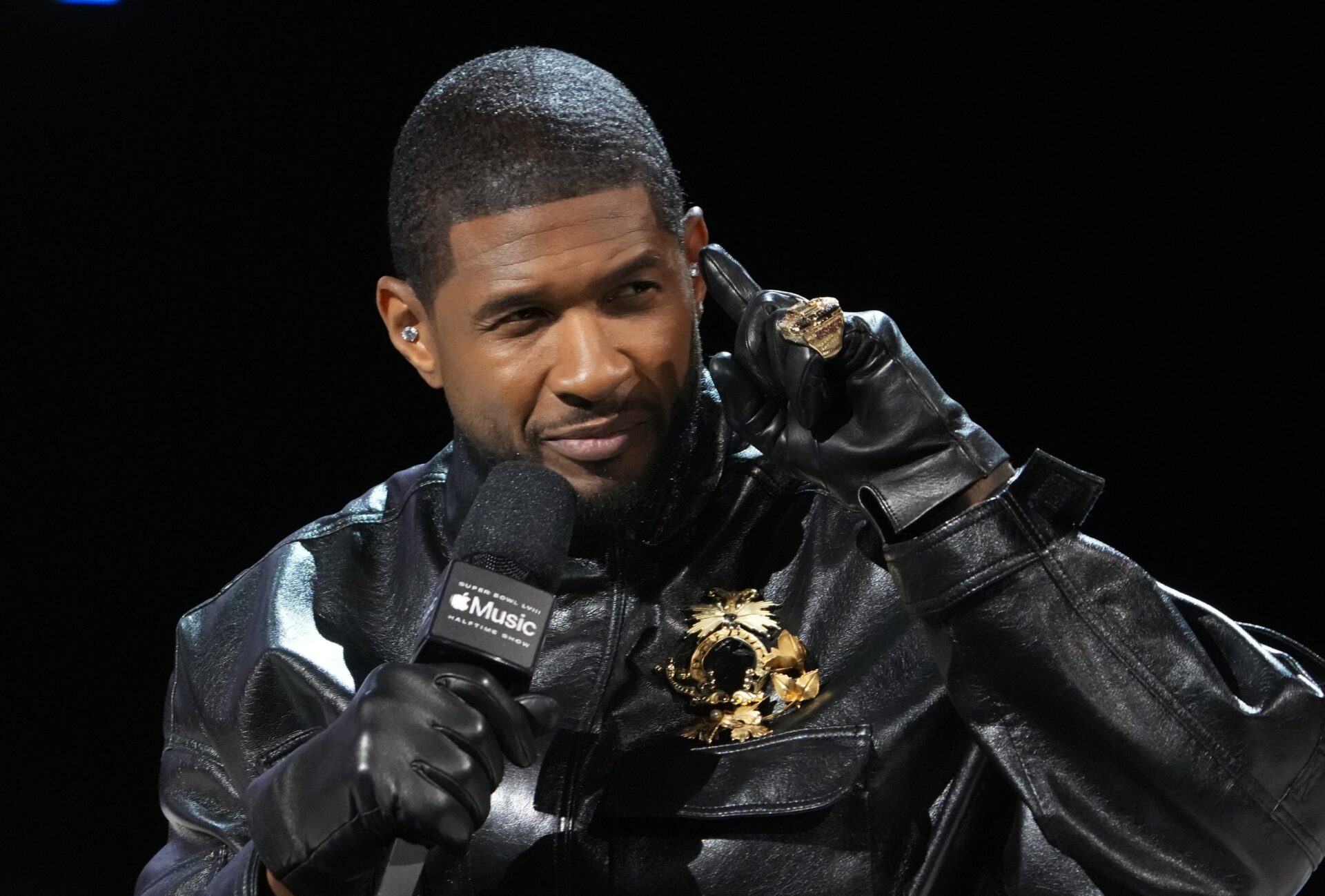Super Bowl halftime show performer Usher.