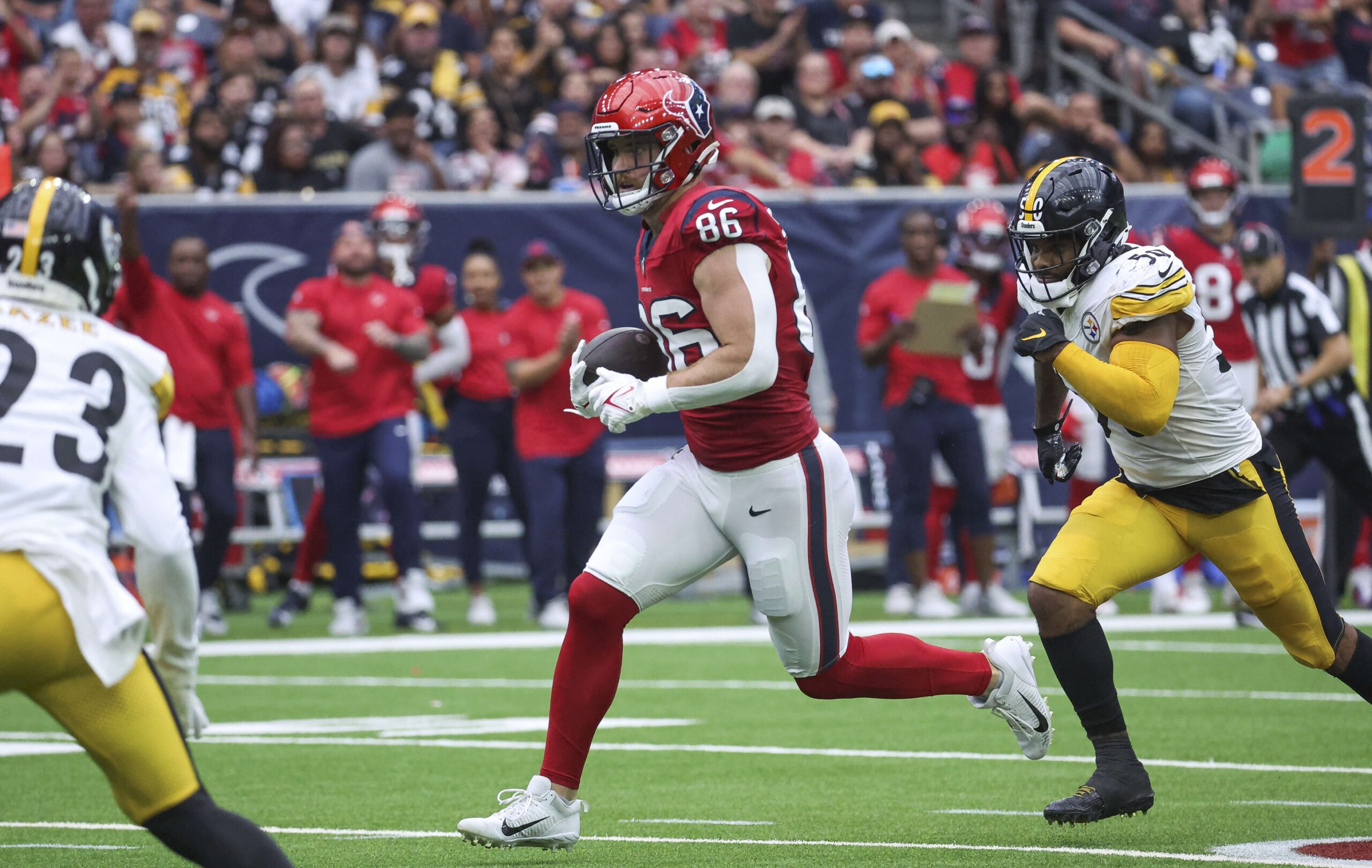 Top Free Agent TE Dalton Schultz Re-Signs With Houston Texans