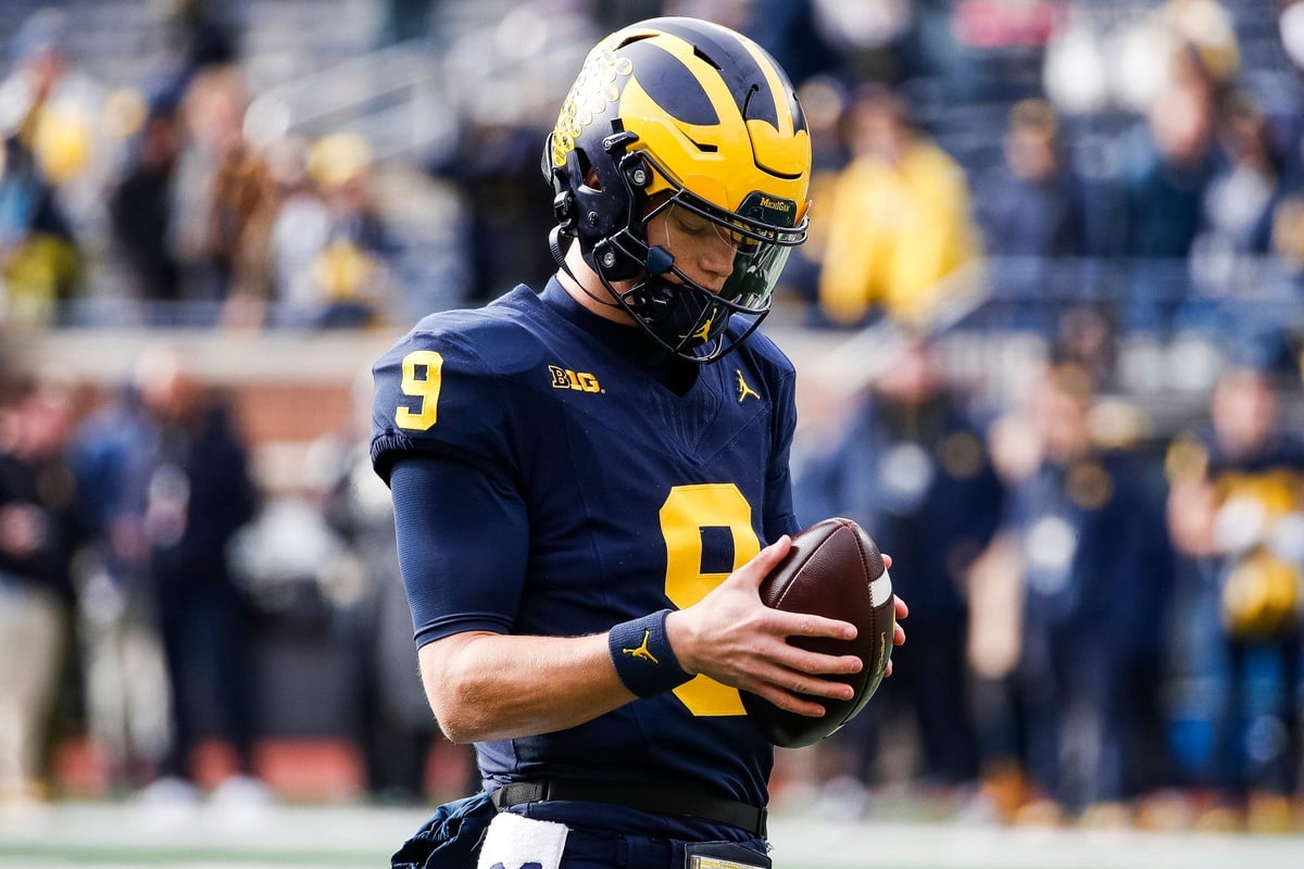 Michigan Wolverins QB J.J. McCarthy (9) warms up before the game against Ohio State.