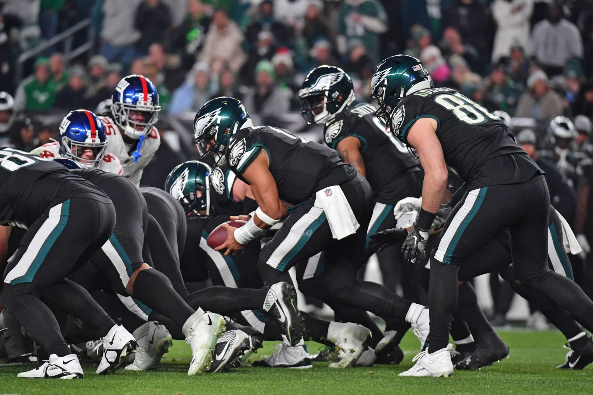 https://static.profootballnetwork.com/wp-content/uploads/2024/03/21164712/Why-the-Philadelphia-Eagles-Tush-Push-Isnt-Going-Anywhere-At-Least-This-Year-1920x1280.jpg