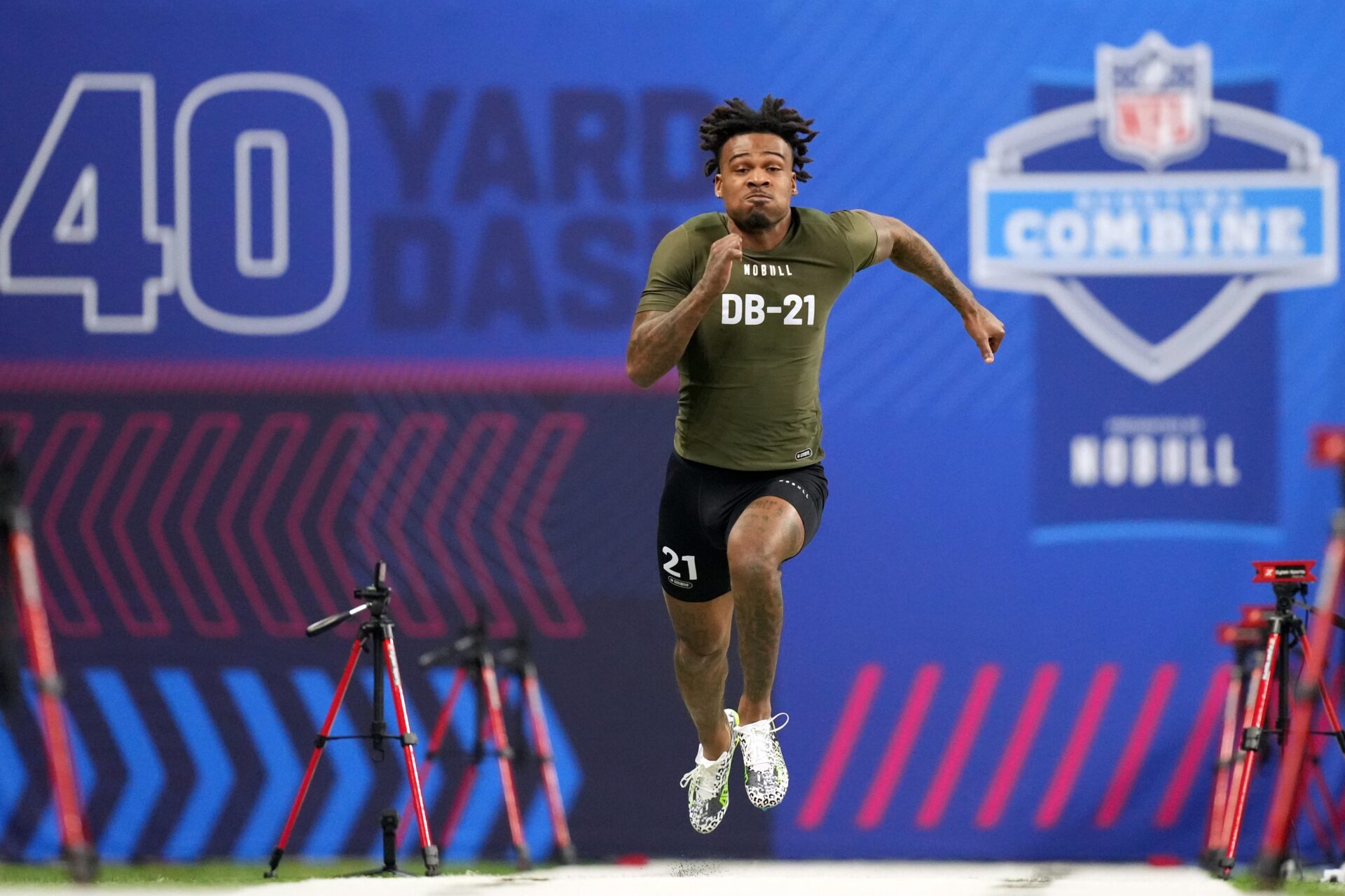 Florida State defensive back Jarrian Jones (DB21) works out during the 2024 NFL Combine at Lucas Oil Stadium