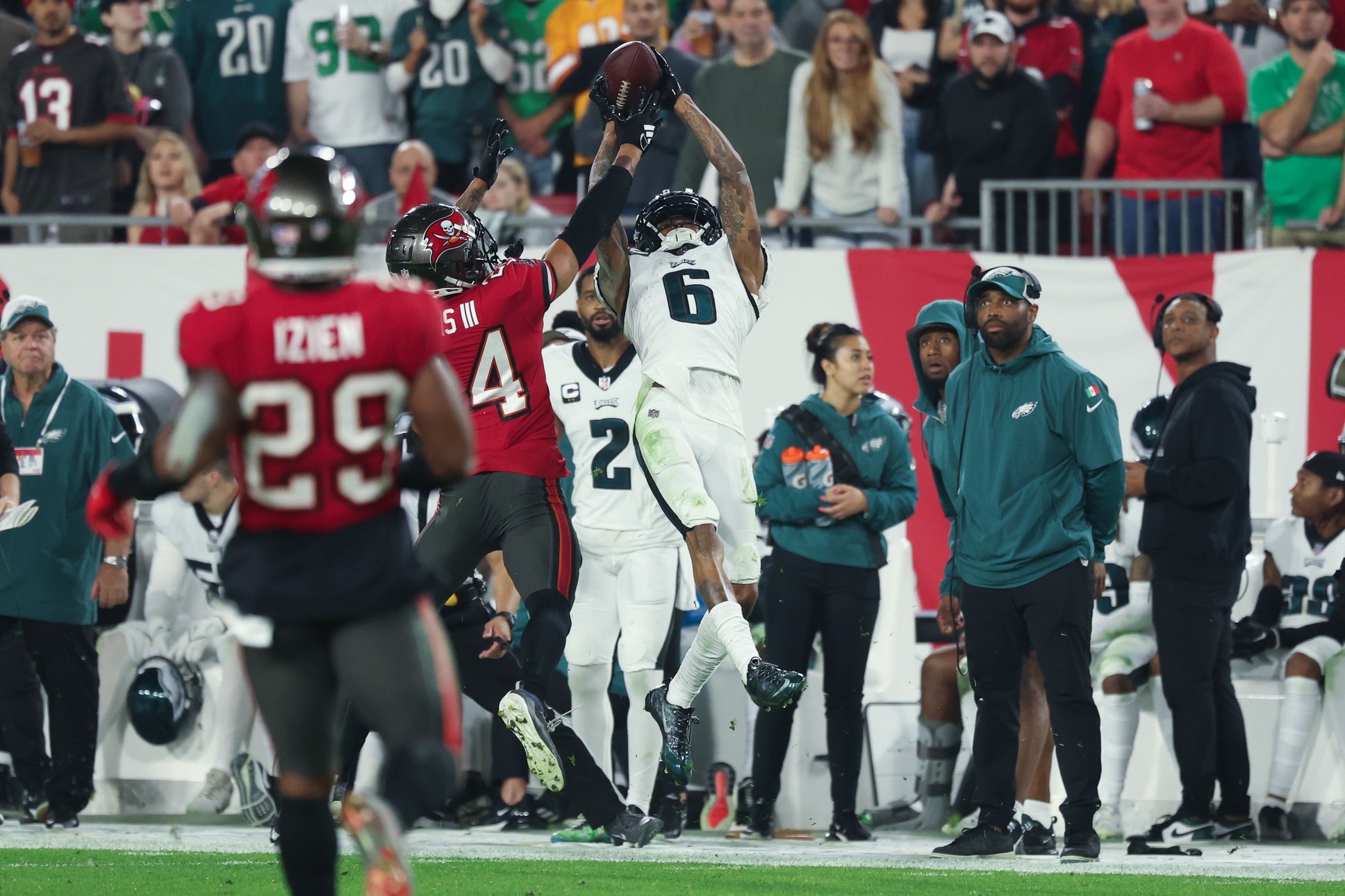 Philadelphia Eagles News, April 11: Devonta Smith’s Potential Contract 