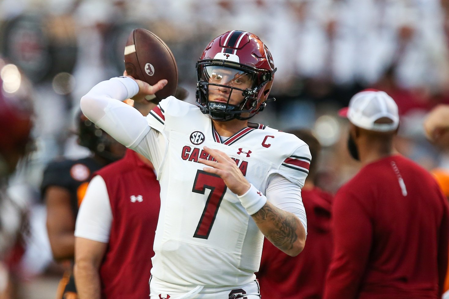 South Carolina Gamecocks QB Spencer Rattler (7) warms up before a game against the Tennessee Volunteers.