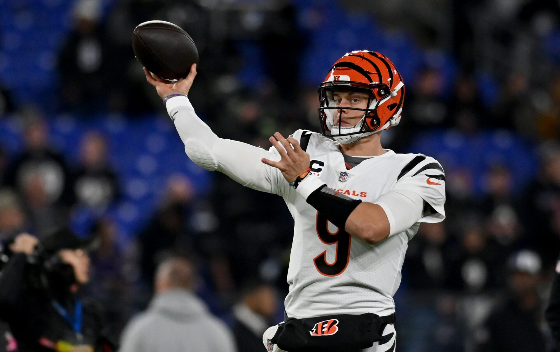 Cincinnati Bengals quarterback Joe Burrow (9) warms up before a game against the Baltimore Ravens at M&T Bank Stadium. Mandatory Credit: Tommy Gilligan-USA TODAY Sports